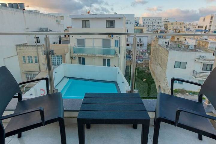 Holiday rental for 4 people, with pool and balcony in San Giljan