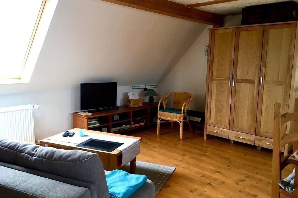 Ganze Wohnung, Komfortable Ferienwohnung am Papensee mit Seeblick, Garten und Spielplatz in Laage, Mecklenburgische Seenplatte