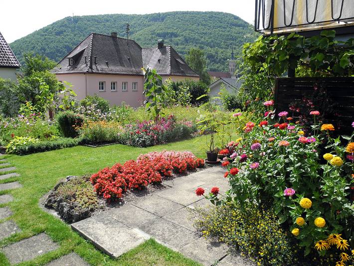 Ganze Ferienwohnung, Ferienwohnung Haus Karin - Ferienwohnung 80qm, 1 Schlafzimmer, max.2 Personen in Bad Urach, Albsteig Etappe 9