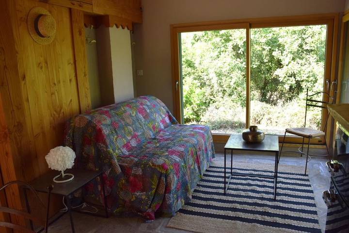 Gîte pour 4 personnes, avec jardin et terrasse à Blandas
