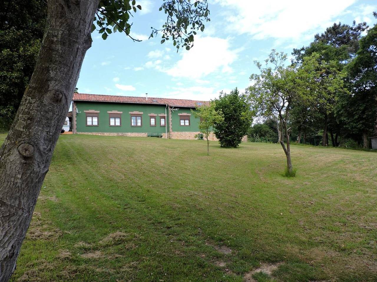 Casa espaciosa con vista a la montaña en Premio in Las Regueras, Costa Verde