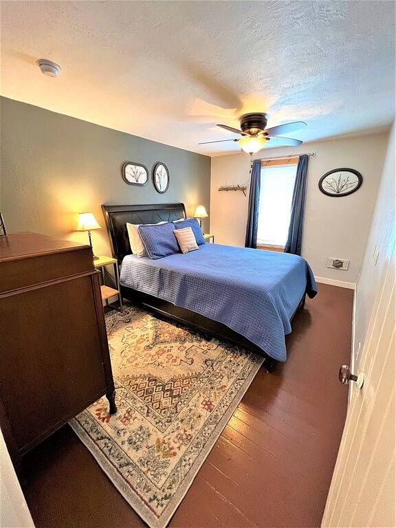 Vacation rental for 10 people, with yard and terrace in Custer State Park