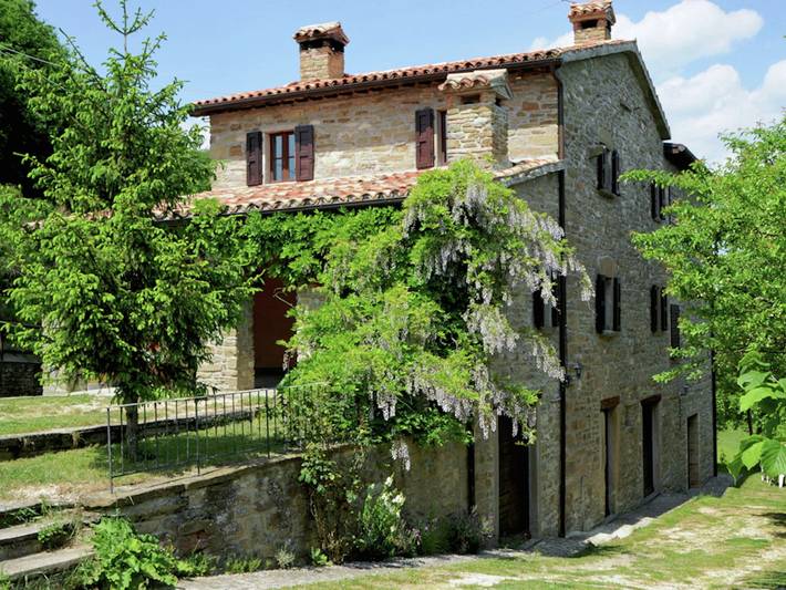 Agriturismo per 3 persone, con Terrazza e Giardino nonché Piscina nelle Marche