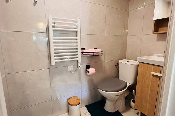Ganze Wohnung, Beautiful, air-conditioned studio with a private entrance and garden. in Bagneux, Hauts-de-Seine