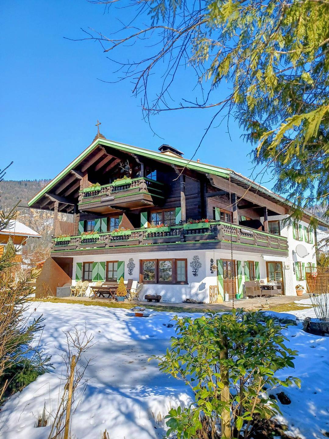 Ganze Ferienwohnung, Chalet Dr. Datz - 2-Raum-Ferienwohnung Nr. 4 mit Balkon und herrlichem Ausblick in Reit im Winkl, Bayerische Alpen
