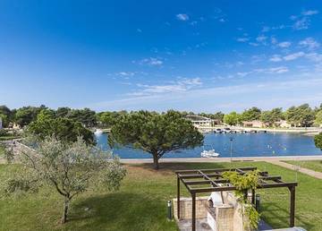 Ferienpark für 6 Personen, mit Pool und Balkon sowie Kinderpool und Whirlpool, mit Haustier in Umag