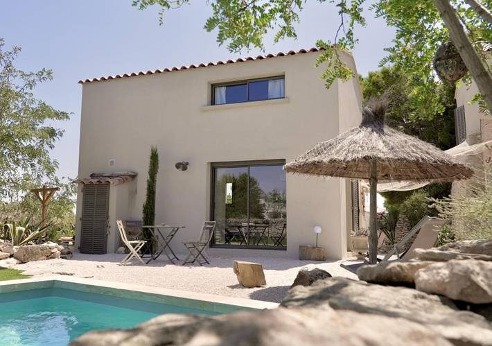 Location de vacances pour 2 personnes, avec Terrasse ainsi que Jardin et Piscine à Martigues - 2