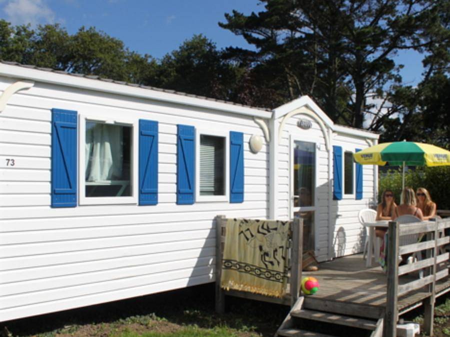 Camping Village Le Fayolan - Mobilhome 6 personas - Grand 800-3 A/C Cd in Clairvaux-les-Lacs, Jura