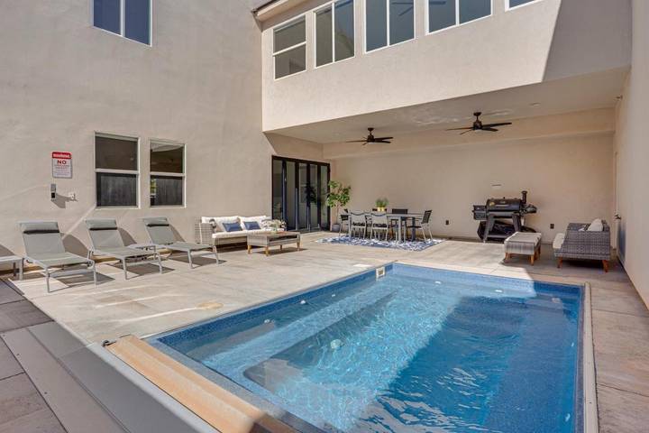 Ferienhaus für 30 Personen, mit Pool und Whirlpool sowie Terrasse - 1