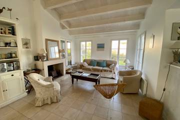 Location de vacances pour 10 personnes, avec terrasse et jardin à La Couarde-sur-Mer