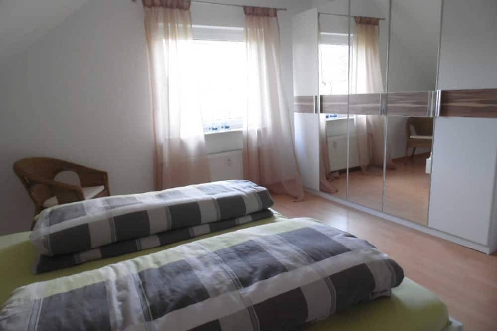 Ganze Wohnung, Deb 003 Ferienwohnung mit Balkon in Bürgeln in Cölbe, Landkreis Marburg-Biedenkopf