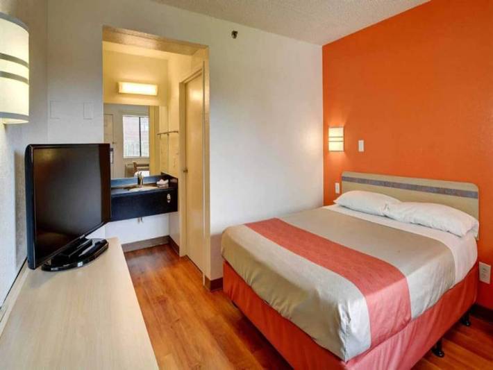 Apartamento entero, 2 camas matrimoniales | Microondas in Wethersfield, Connecticut