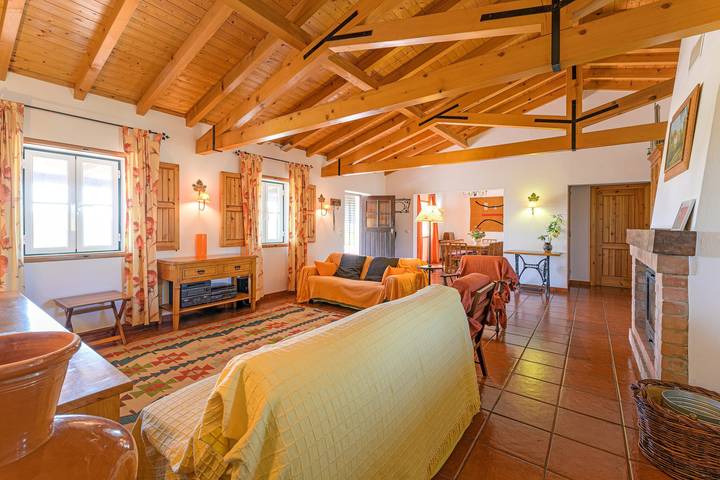 Holiday Home 'Monte Do Cerro Verde' with Private Pool, Private Terrace and Balcony in Santiago do Cacém, Santa Cruz e São Bartolomeu da Serra, Costa Alentejana