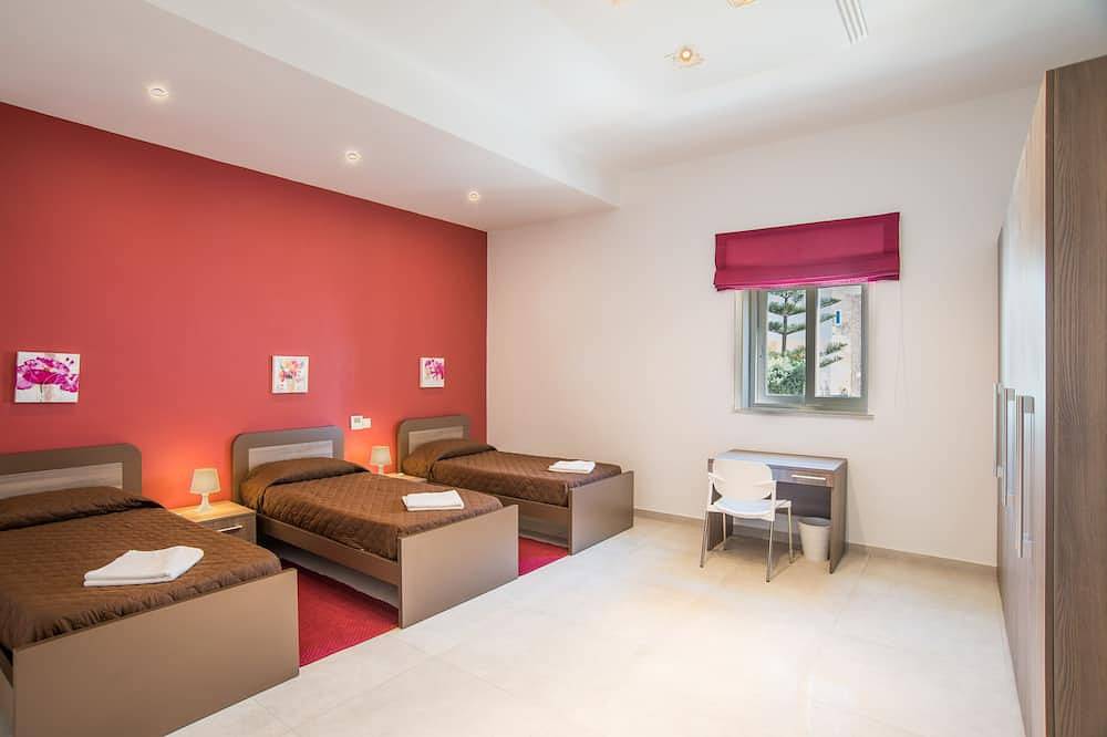 Ganze Wohnung, Ultra moderne Villa am Meer mit eigenem Pool - The Waterfront in Marsaskala, Insel Malta