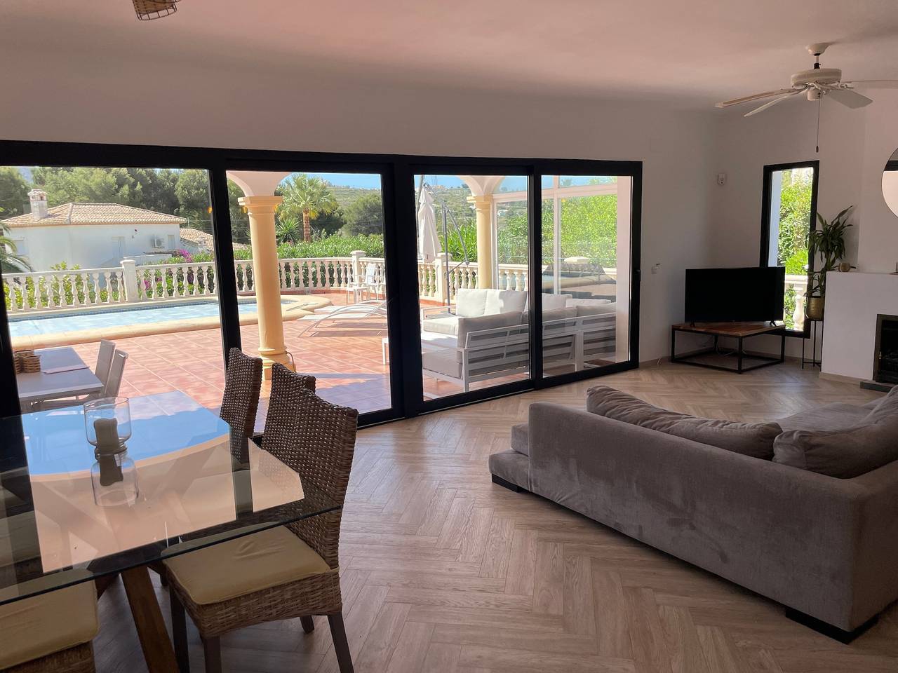 Villa 'La Gavina' mit Bergblick, WLAN und Klimaanlage in Tesoro Park, Jávea