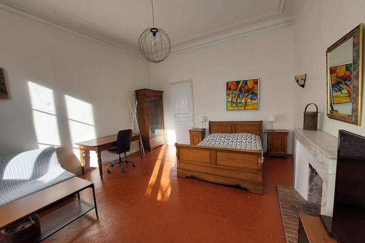 Entire apartment, T1 Private terrace Enclosed parking Fibre in Gardanne, Mediterranean Coast (France)