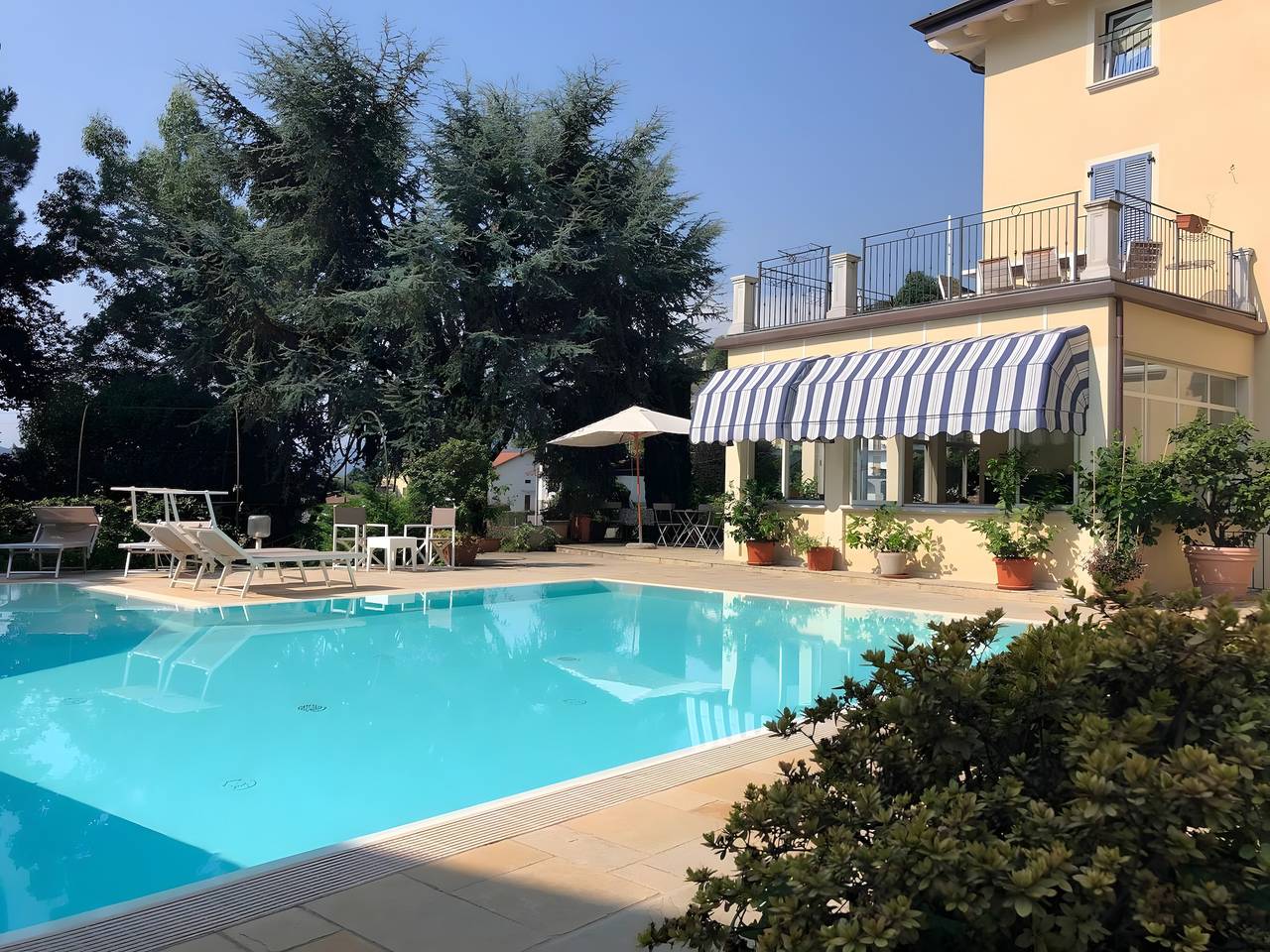 Pension 'Camera Matrimoniale Vista Lago' mit Bergblick, Pool und Wi-Fi in Domaso, Comer See