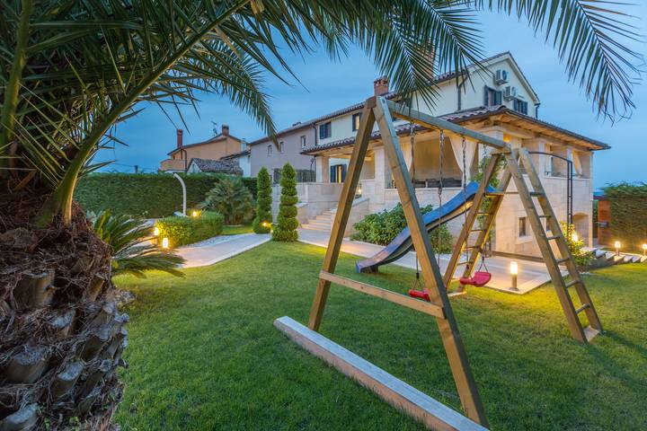Ferienhaus für 6 Personen, mit Ausblick und Pool sowie Sauna und Garten in Kastelir - 3
