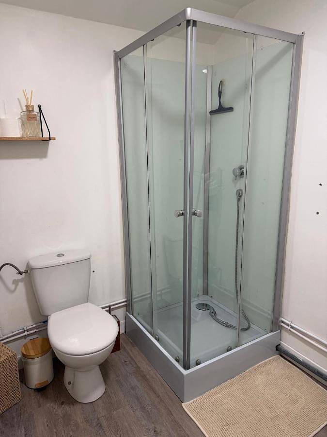 Appartement entier, Charmante petite maisonnette proche de Giverny in Bonnières-sur-Seine, Yvelines