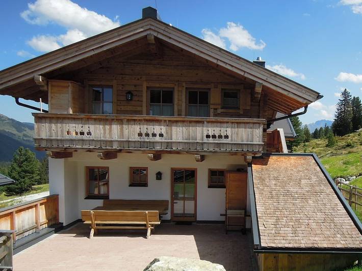 Gîte pour 14 personnes, avec Terrasse et Sauna dans Tux