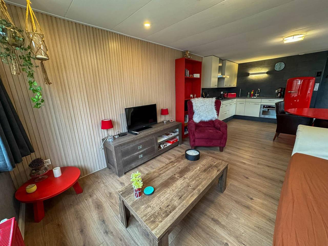 Romantic chalet with sauna in the woods
 in Uden, North Brabant