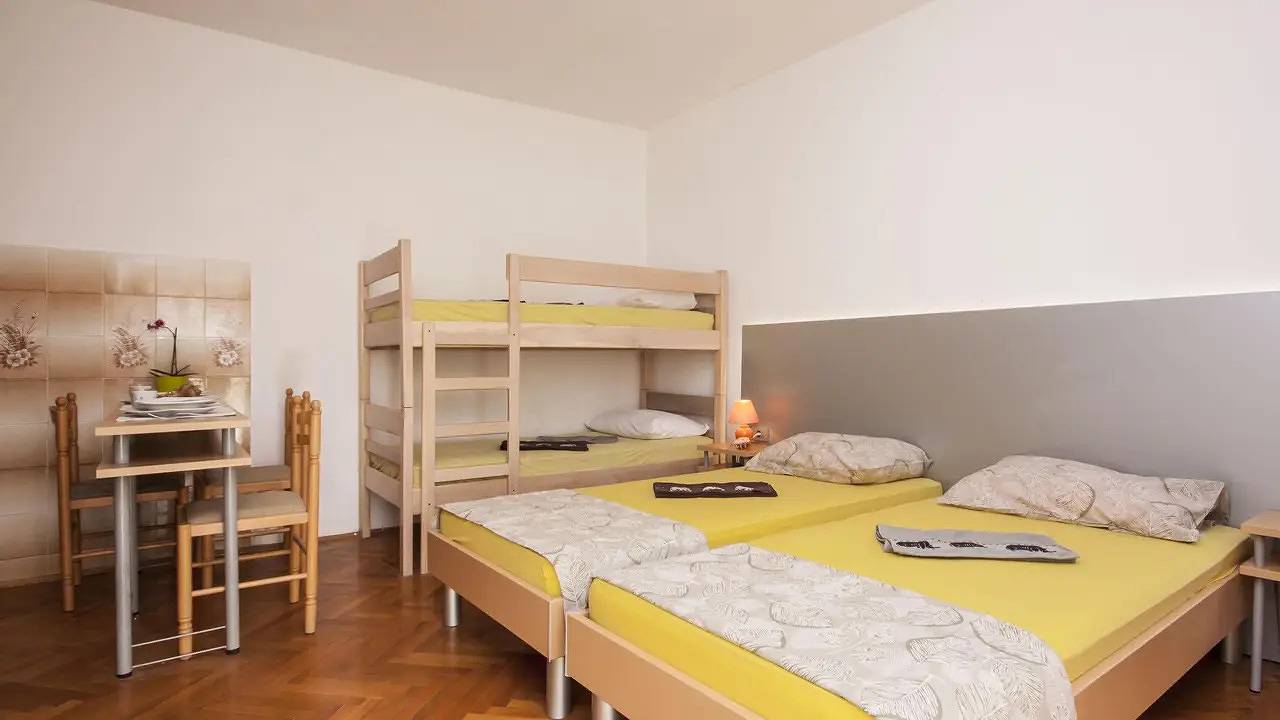 Ganze Ferienwohnung, Ferienwohnung für 3 Personen (23 m²) in Sibenik-Brodarica in Brodarica, Šibenik-Knin
