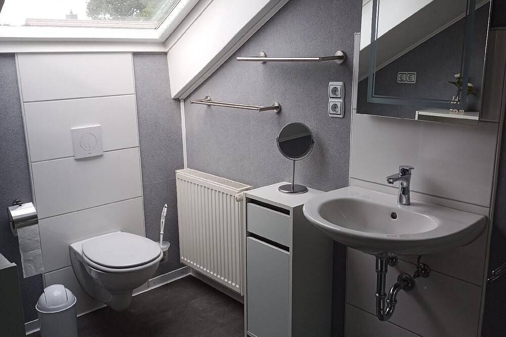 Ganze Wohnung, Ferienwohnung \"Amselnest\" mit Balkon in Wiesmoor, Landkreis Aurich