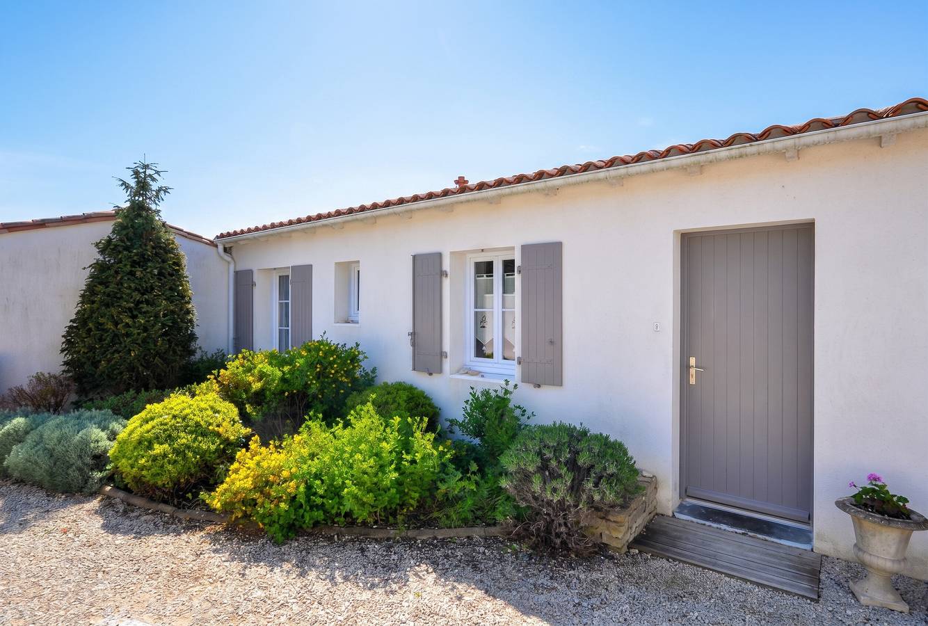 Charmantes Haus in Le Bois-Plage-en-Ré mit Gemeinschaftspool in Le Bois-Plage-en-Ré, Ile de Re