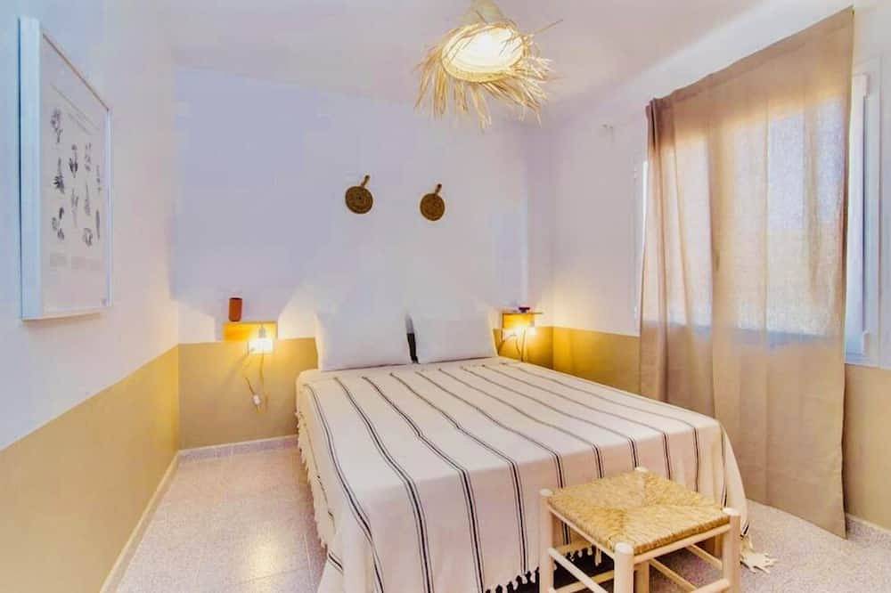 Villa Gabriela - Sleeps 8 - Son Remei, Punta Prima in Punta Prima, Sant Lluís