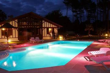 Location de vacances pour 12 personnes, avec terrasse et jardin à Gourbera