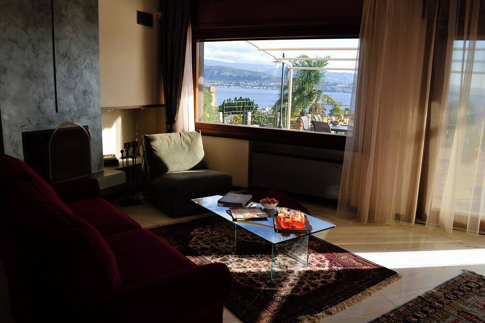 Discover your exclusive oasis in Ganzirri: the villa overlooking the Strait in Ganzirri, Messina