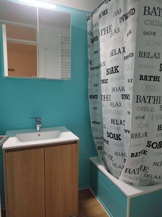 Gîte pour 2 personnes, avec balcon et vue ainsi que jardin et piscine dans Han-sur-Lesse - 4