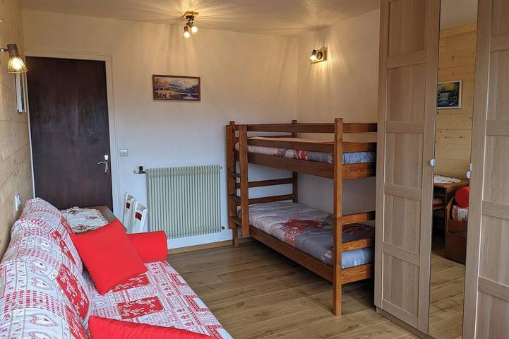 Gîte pour 6 personnes, avec jardin et balcon dans La Banne d'Ordanche - 2