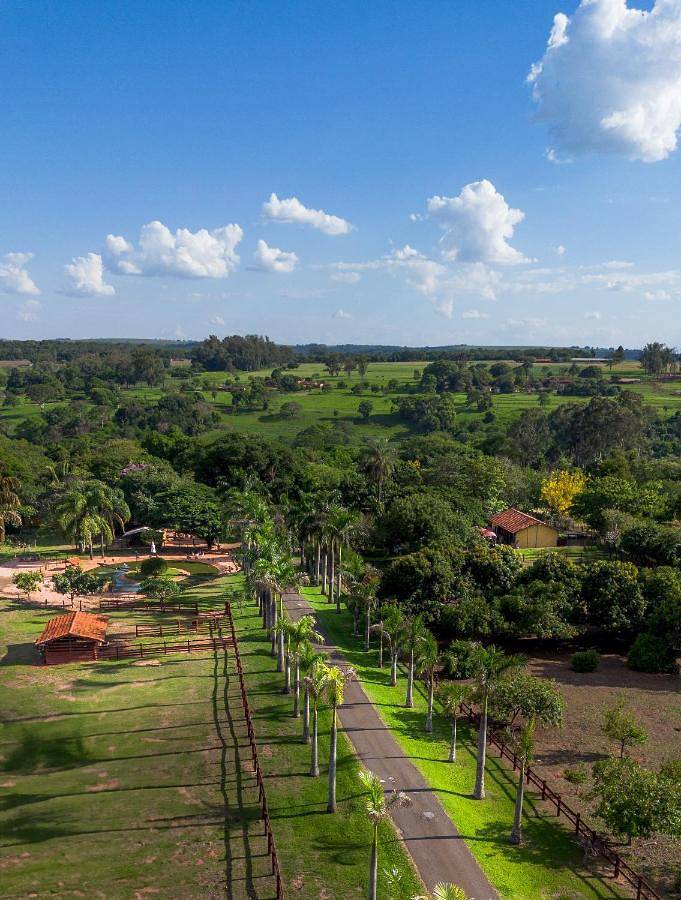Pousadas para 3 pessoas, com piscina e jacuzzi e ainda jardim, com animais de estimação em Brotas
