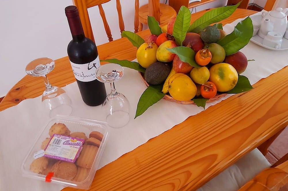 Entire apartment, Isabel (upper floor) wonderful views of the sea and the mountains in Alojera, Vallehermoso