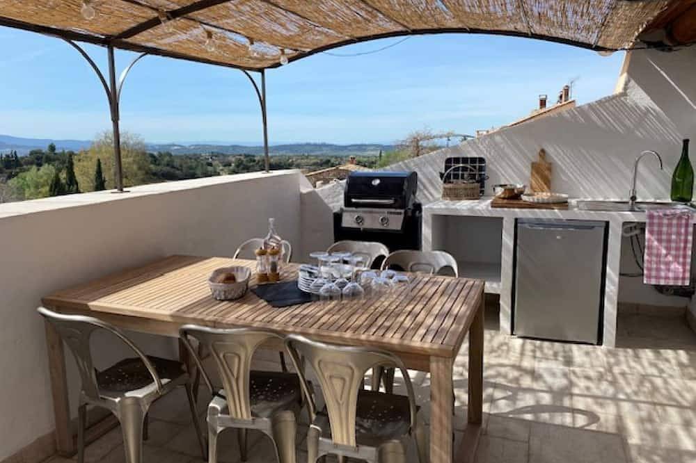 Jolie Maison de Village au Pied du Ventoux et Terrasse Avec vue Imprenable in Bédoin, Parc naturel régional du Mont-Ventoux