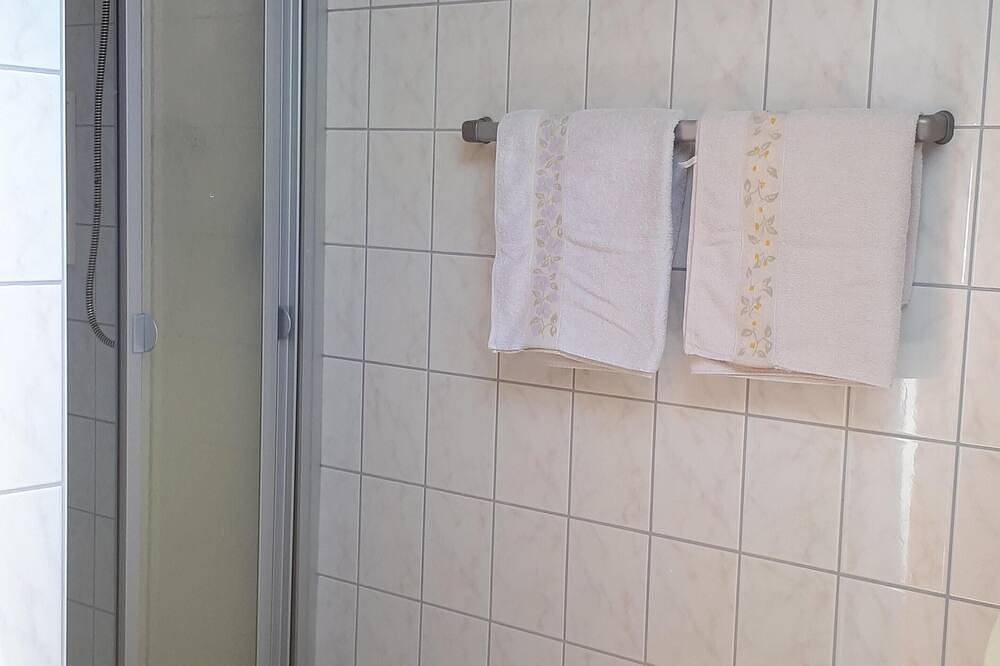 Ganze Wohnung, Genießen Sie erholsame Tage in unserer komfortablen Ferienwohnung in Arnbruck, Ostbayern