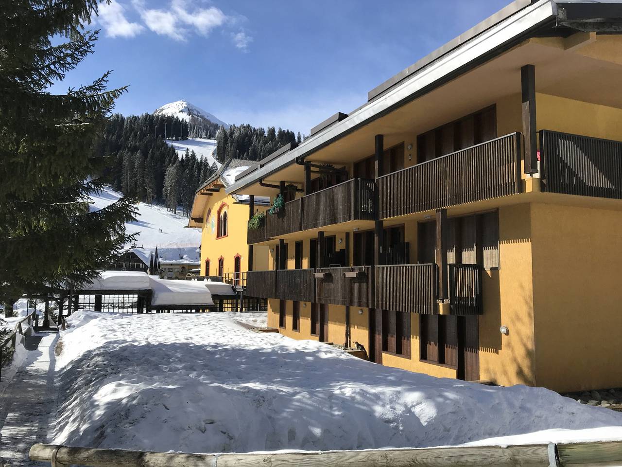 Estudio entero, Des Alpes 24 Apartment in Madonna Di Campiglio, Adamello-Presanella