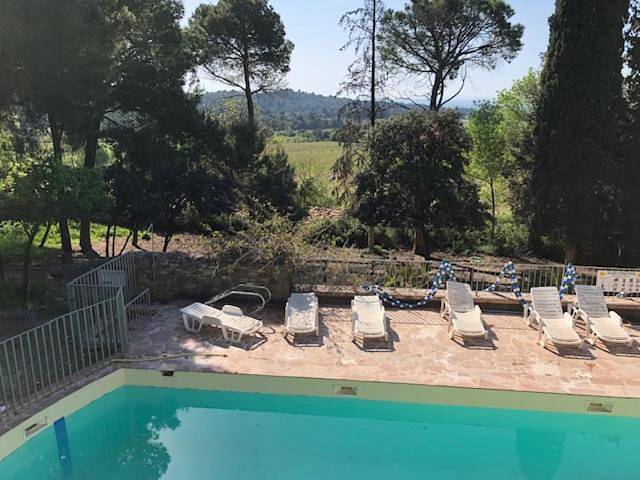 Location de vacances pour 15 personnes, avec piscine et terrasse à Trausse - 2