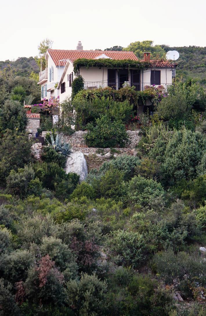Ganze Wohnung, 3-Zimmer-Ferienwohnung mit Balkon und Meerblick Maslinica, Solta -a in Maslinica, Solta