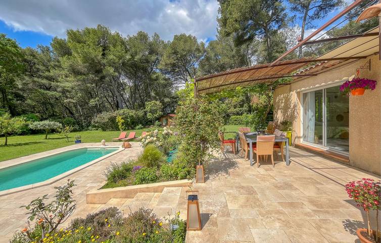 Location de vacances pour 6 personnes, avec terrasse et piscine à Salon-de-Provence - 2