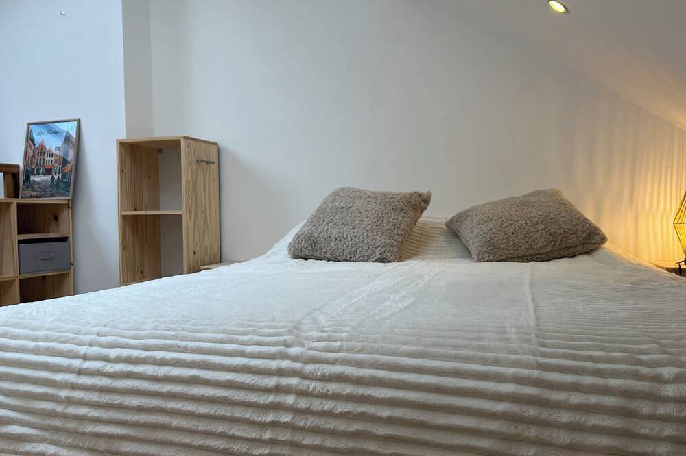 5-minute walk from Euratech and the metro, charming little typical Lille house in Lille, Lille und Umgebung