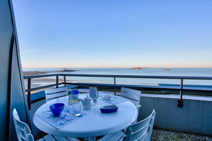 Location de vacances pour 4 personnes, avec Balcon dans Côte d’Émeraude