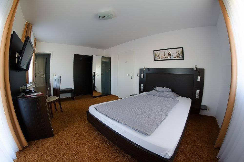 Single Room in Bietigheim-Bissingen, Kraichgau