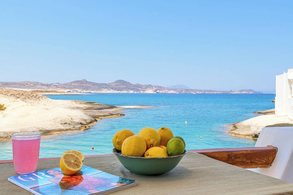 Manolis And Filio Home -By The Sea in Milos