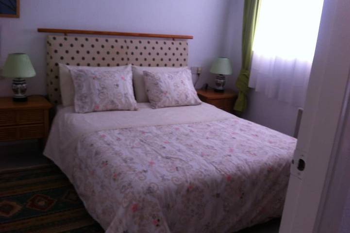 Ganze Wohnung, Air Conditioning, Free WIFI, Ne Tflix, Only 2 Minutes Beach in Alicante, Costa Blanca