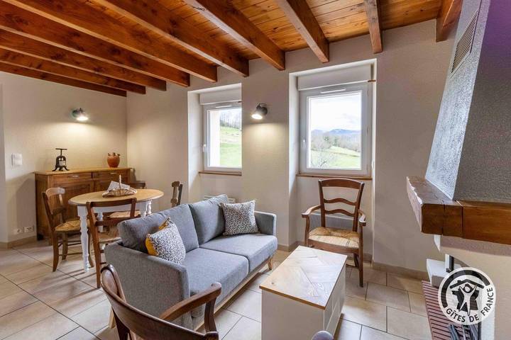 Gîte pour 4 personnes, avec jardin à Montseron