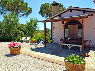 Gîte pour 6 personnes, avec jardin ainsi que terrasse et vue à Certaldo
