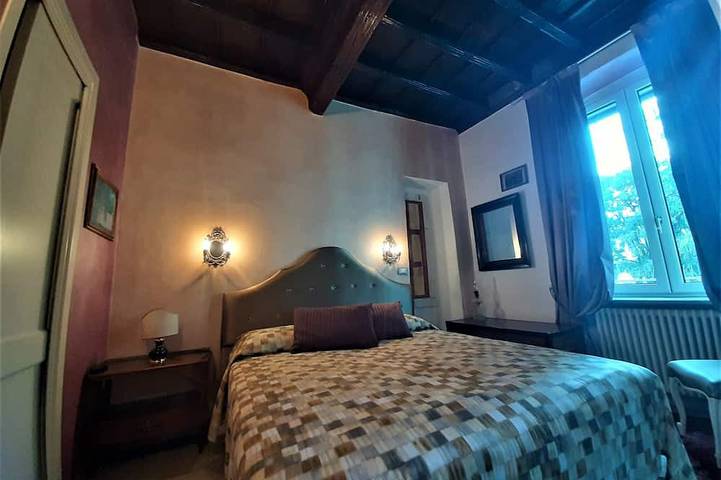 Ganze Wohnung, La Bifora - Charmante Altbauwohnung im mittelalterlichen Herzen der Stadt in Turin, Turin Provinz