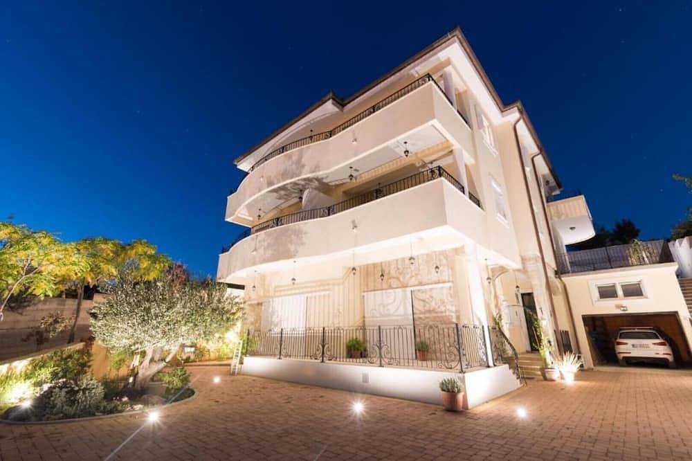 Geheel appartement, The Residence - apt. Lavander in Bilice, Šibenik-Knin